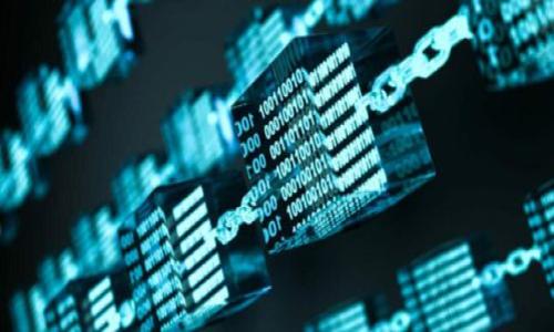 区块链投票机制指的是利用区块链技术来设计和实施投票系统的一种方法。这种机制通过去中心化、透明性和安全性来改善传统投票系统的效率和可信度。区块链是一种分布式账本技术，通过加密和共识算法确保数据的安全性和不可篡改性。在投票过程中，区块链可以记录每一张选票的生成、分发和计数，确保选票的私密性和匿名性，同时允许选民实时跟踪自己的投票状态。

### 区块链投票机制的优势:
1. **去中心化**：区块链不依赖于中央机构，降低了腐败和操控的风险。
2. **透明性**：所有交易都记录在链上，任何人都可以查看投票记录，确保投票过程的透明。
3. **安全性**：利用加密技术保护数据，防止黑客攻击和数据篡改。
4. **效率**：自动化的投票过程减少了人工干预，提高了投票的速度和准确性。

### 区块链投票机制的挑战:
1. **技术复杂性**：对于普通用户来说，区块链技术的复杂性可能导致理解和使用上的困难。
2. **法律和合规**：许多国家的法律框架对于电子投票仍不明确。
3. **隐私问题**：尽管区块链可以实现匿名投票，但如何确保选民的隐私仍然是一个挑战。

### 区块链投票机制的应用场景:
- 政治选举：可以用于国家或地方政府的选举。
- 企业决策：公司股东可以通过区块链投票参与重大决策。
- 社区治理：社区成员可以在每个议题上进行投票，提高参与度和民主性。

### 相关问题:
1. **区块链投票机制如何确保选民的匿名性？**
2. **区块链投票有哪些法律和合规挑战？**
3. **与传统投票方式相比，区块链投票有哪些效率优势？**
4. **如何处理区块链投票中的技术故障或网络问题？**
5. **区块链投票的实施成本高吗？**
6. **未来的发展趋势是什么？**

以上是区块链投票机制的基本概念及其相关内容。如果您希望更详细地探讨每个问题，请告诉我！